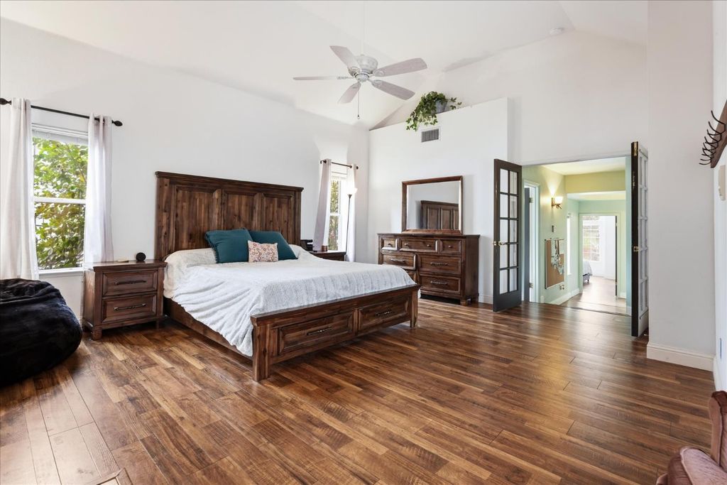 Image 31 of property listing at 40484 Goldside Drive, Oakhurst, CA 93644