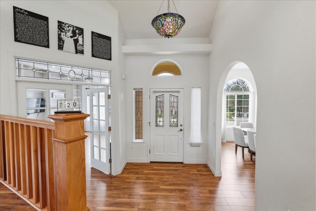 Image 4 of property listing at 40484 Goldside Drive, Oakhurst, CA 93644