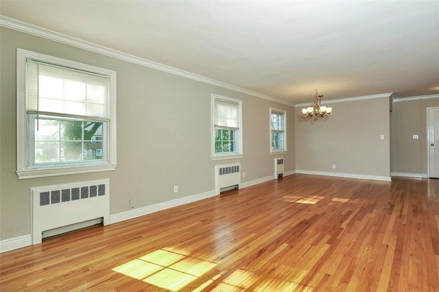 119 Robins Road 119, New Rochelle, NY 10801