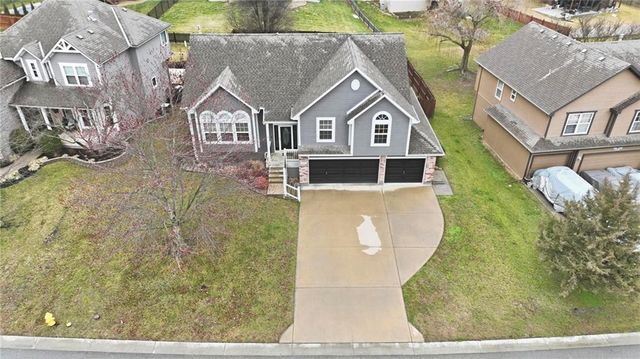 2328 SW River Spring Road, Lee's Summit, MO 64082