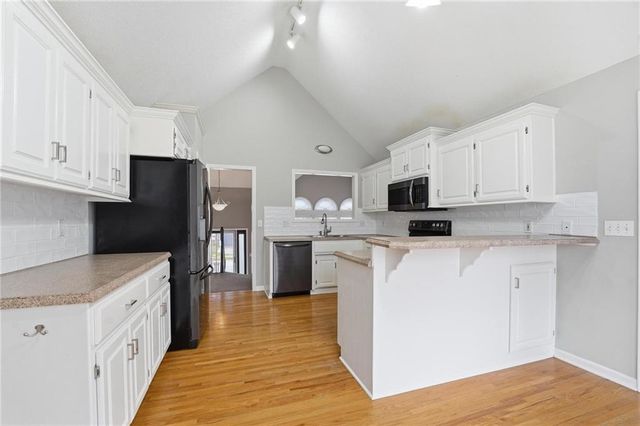 2328 SW River Spring Road, Lee's Summit, MO 64082