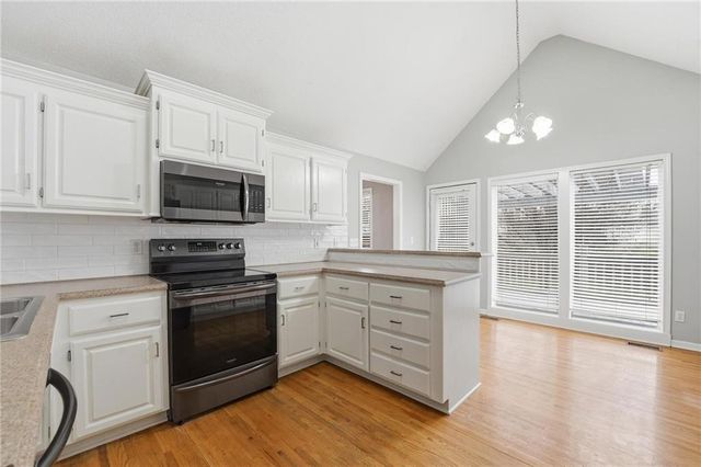 2328 SW River Spring Road, Lee's Summit, MO 64082