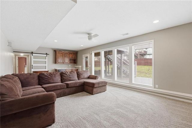 2328 SW River Spring Road, Lee's Summit, MO 64082