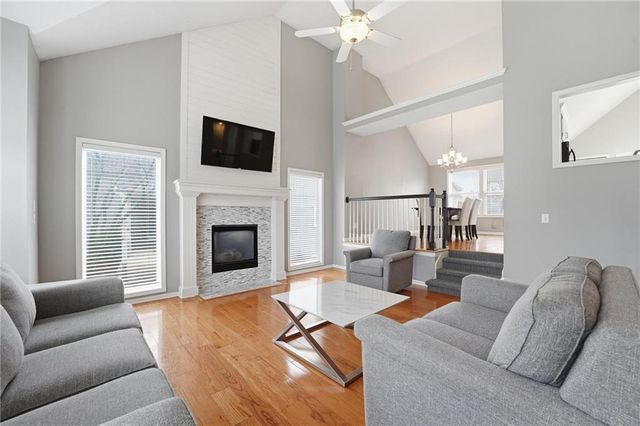 2328 SW River Spring Road, Lee's Summit, MO 64082