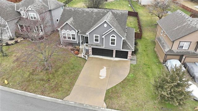 2328 SW River Spring Road, Lee's Summit, MO 64082