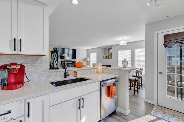 23002 Chandlers Lane, Olmsted Falls, OH 44138