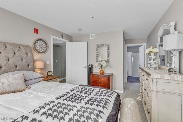 23002 Chandlers Lane, Olmsted Falls, OH 44138