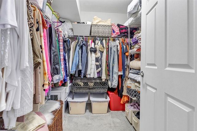 23002 Chandlers Lane, Olmsted Falls, OH 44138