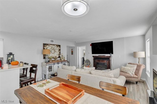 23002 Chandlers Lane, Olmsted Falls, OH 44138