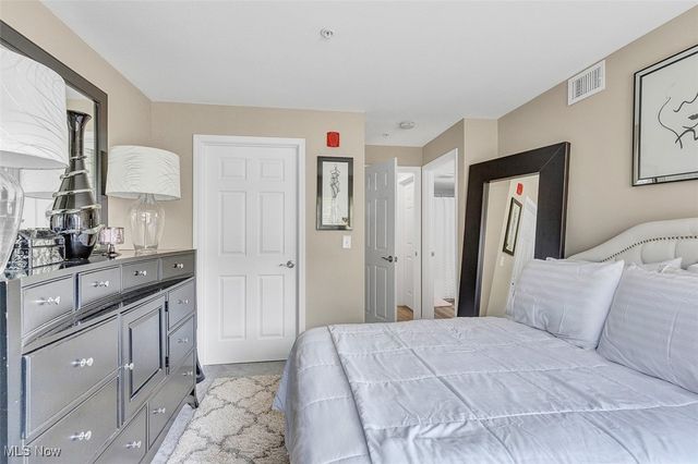 23002 Chandlers Lane, Olmsted Falls, OH 44138