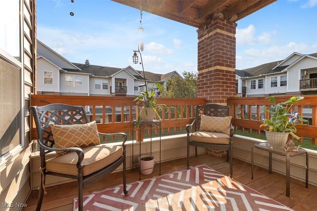 23002 Chandlers Lane, Olmsted Falls, OH 44138