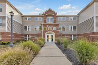 23002 Chandlers Lane, Olmsted Falls, OH 44138