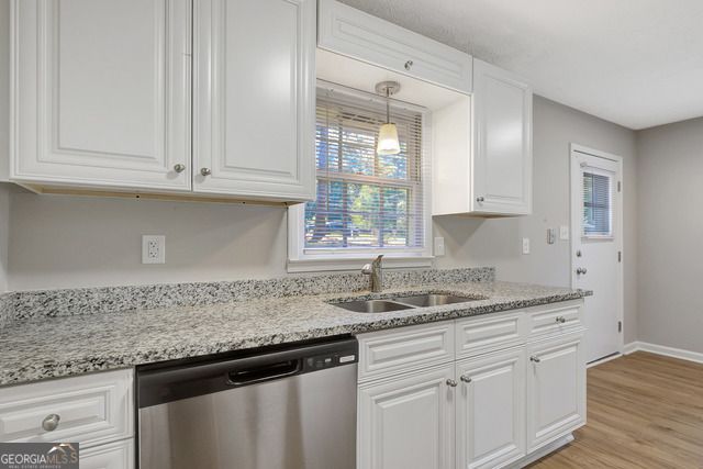 125 Belle Drive, Fayetteville, GA 30214