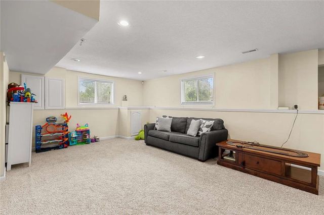 2312 SW Westminster Drive, Lee's Summit, MO 64082