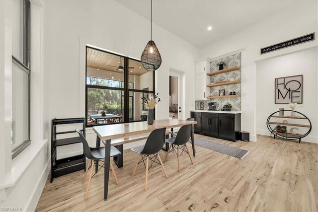 4186 3rd AVE NW, Naples, FL 34119