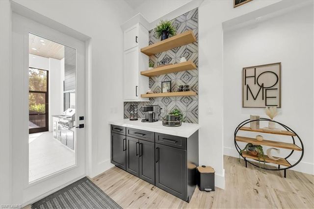 4186 3rd AVE NW, Naples, FL 34119