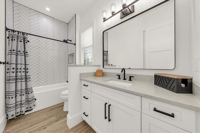 4186 3rd AVE NW, Naples, FL 34119