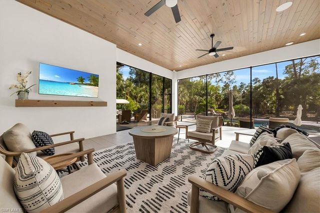 4186 3rd AVE NW, Naples, FL 34119