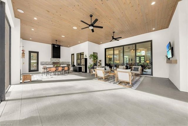 4186 3rd AVE NW, Naples, FL 34119