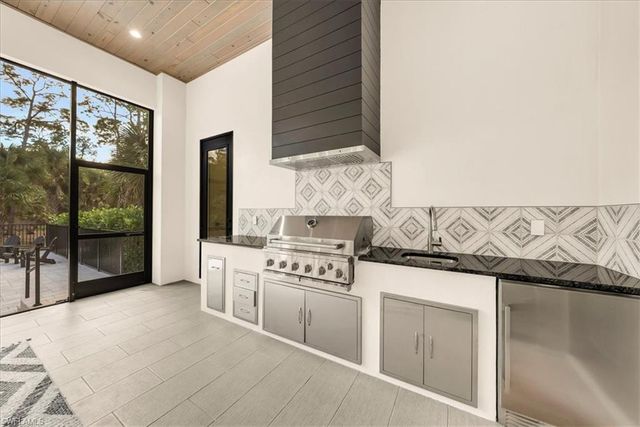 4186 3rd AVE NW, Naples, FL 34119