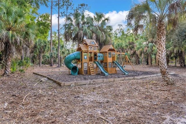 4186 3rd AVE NW, Naples, FL 34119