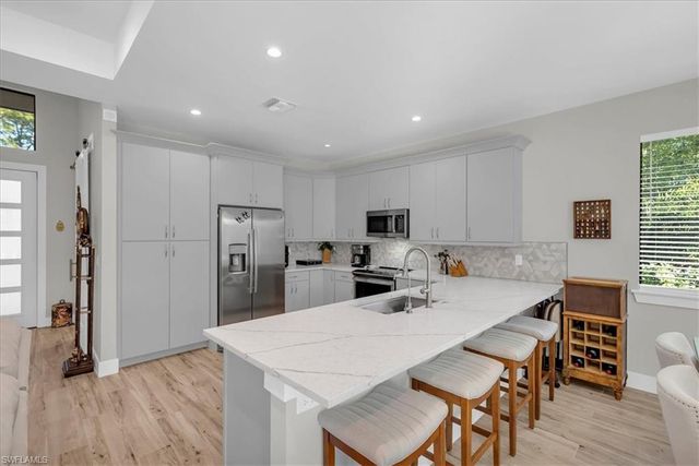 4186 3rd AVE NW, Naples, FL 34119