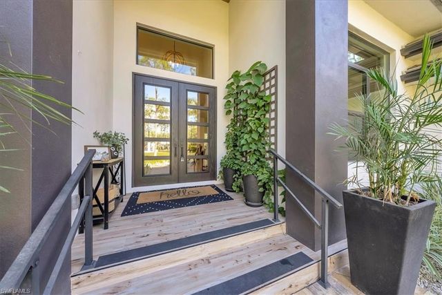 4186 3rd AVE NW, Naples, FL 34119