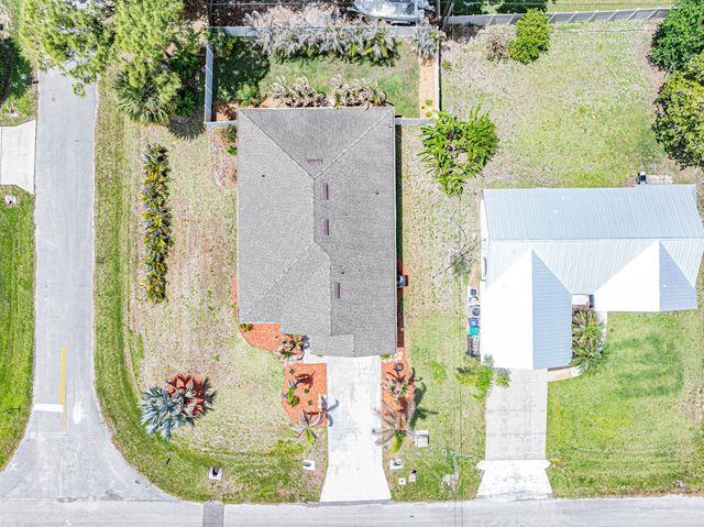 261 Midvale Terrace, Sebastian, FL 32958