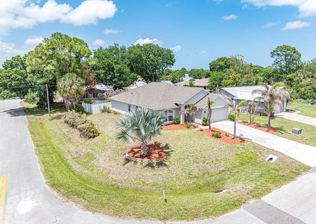 261 Midvale Terrace, Sebastian, FL 32958