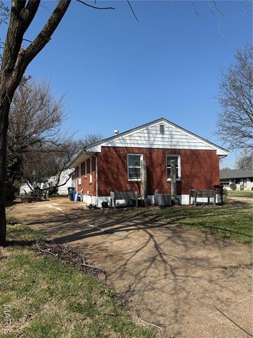 210 Saint Florent Lane, Florissant, MO 63031