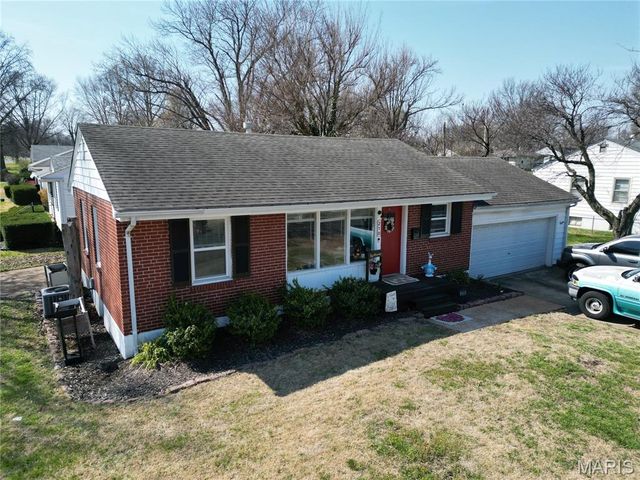 210 Saint Florent Lane, Florissant, MO 63031