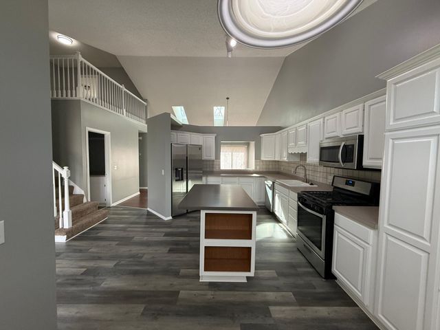 9113 Medley Circle, Golden Valley, MN 55427