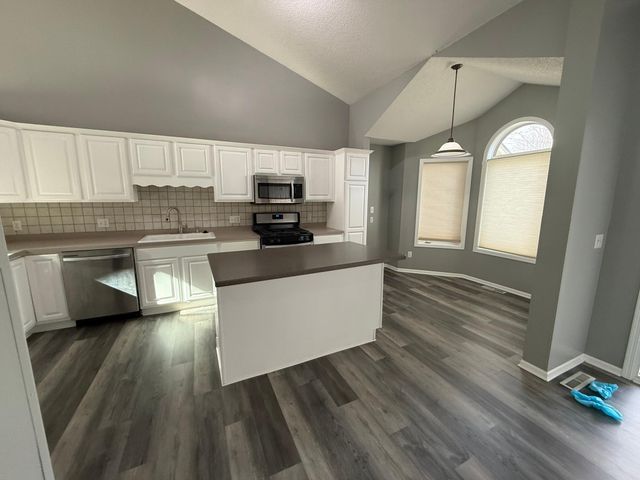 9113 Medley Circle, Golden Valley, MN 55427