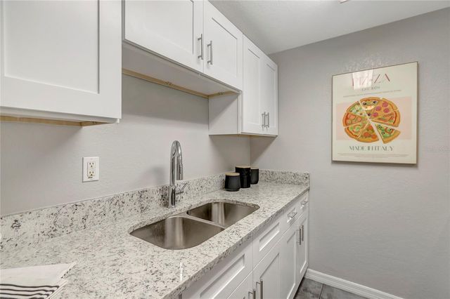 3908 E HANNA AVENUE, Tampa, FL 33610