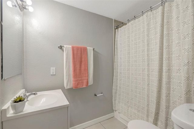 3908 E HANNA AVENUE, Tampa, FL 33610
