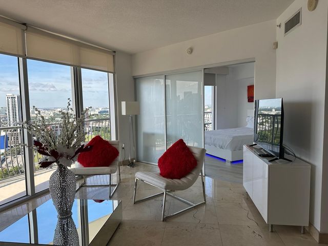 1750 N Bayshore Dr 2914, Miami, FL 33132