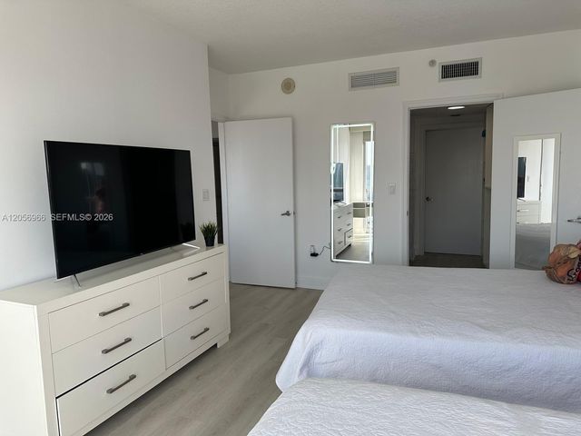 1750 N Bayshore Dr 2914, Miami, FL 33132