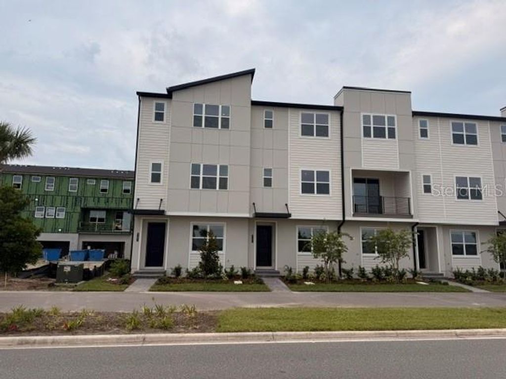 Image 2 of property listing at 9297 LUMINARY BOULEVARD, Orlando, FL 32827
