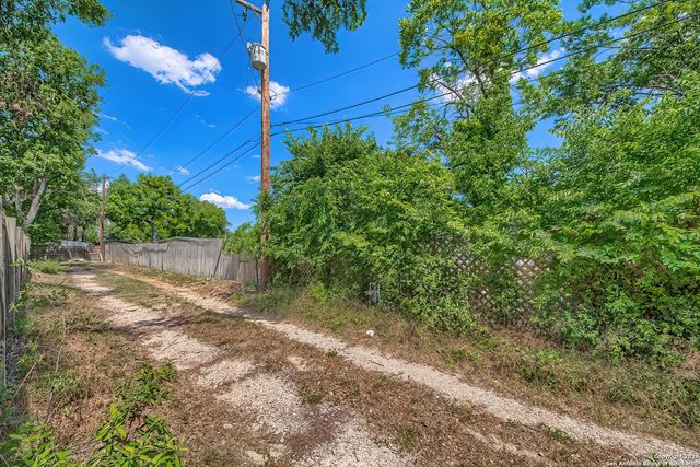 117 MOSSRIDGE, Universal City, TX 78148