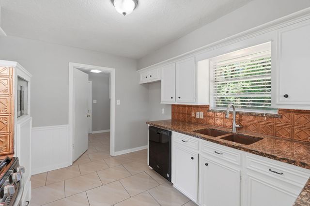 25611 Timber Lane Drive, Spring, TX 77386