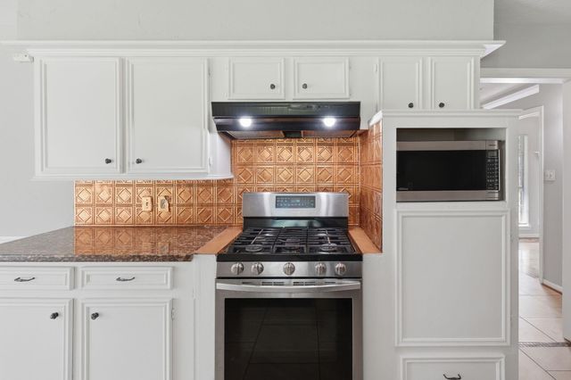 25611 Timber Lane Drive, Spring, TX 77386
