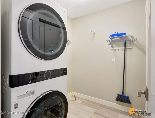 19141 Potter Highlands Drive, Anchorage, AK 99516