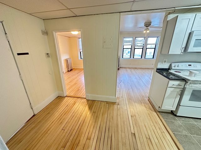 437 Cambridge Street 31, Boston, MA 02134