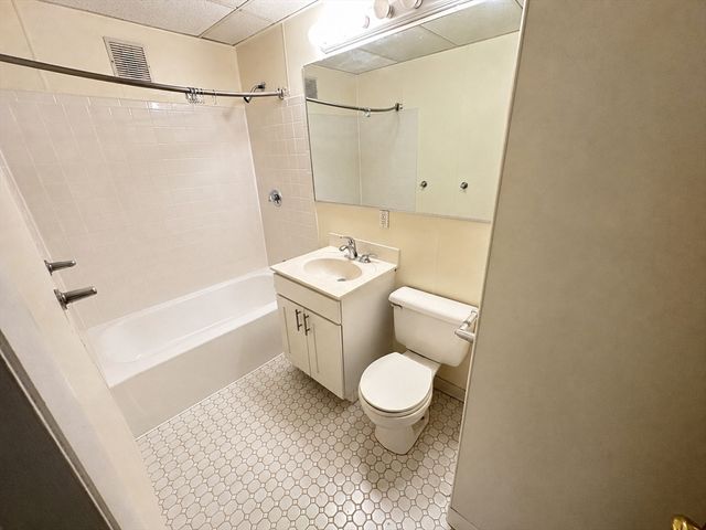 437 Cambridge Street 31, Boston, MA 02134