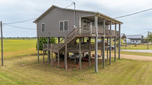2175 Catfish Ln, Crump, TN 38327