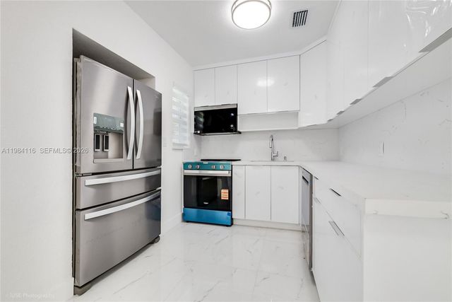 6337 SW 11th St, West Miami, FL 33144