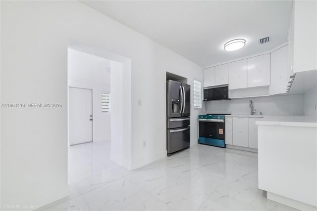 6337 SW 11th St, West Miami, FL 33144