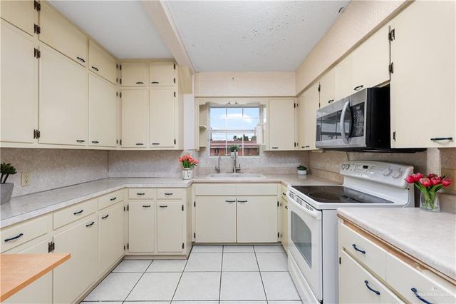 2209 Harvey Street, Mcallen, TX 78501