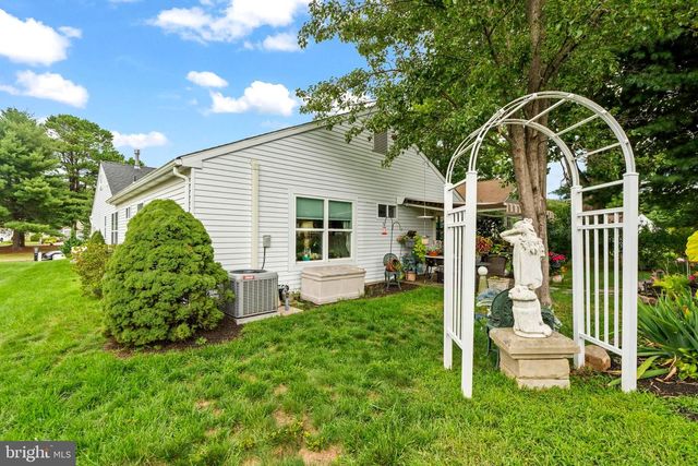 23 BUXTON CT, Southampton, NJ 08088