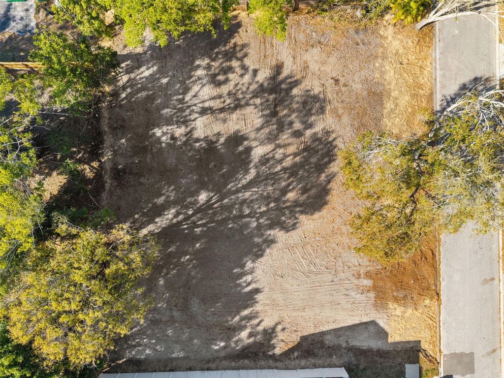 Image 2 of property listing at 5100 RENA STREET N, St Petersburg, FL 33709